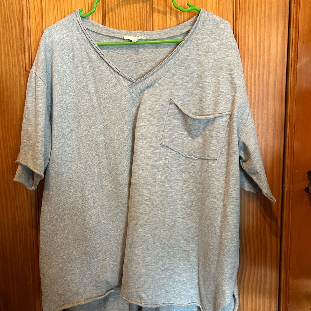 Easel Heather Gray V-Neck T-Shirt Women’s Size Large-100% cotton
